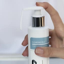 Nouvital Cleansing Milk