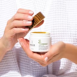 819984017696 Styled Photo 1 02